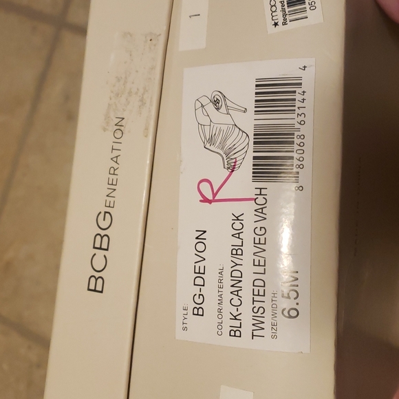 BCBG heels - Picture 7 of 7